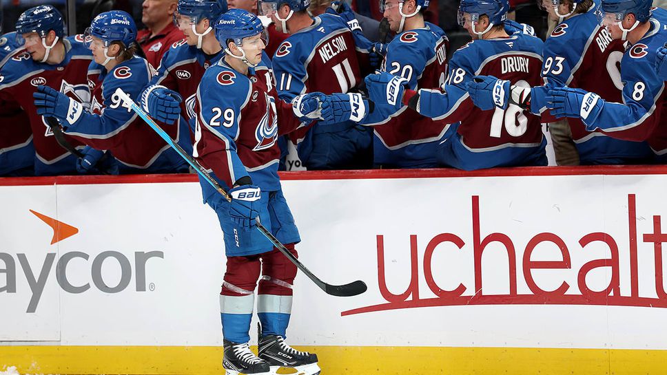 Лидерът Колорадо записа 17-и пореден мач поне с точка в НХЛ