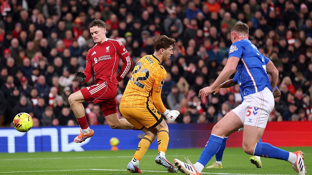 Първото равенство на Ливърпул за сезона не стопли "Анфийлд", Съндърланд остава пред шампионите
