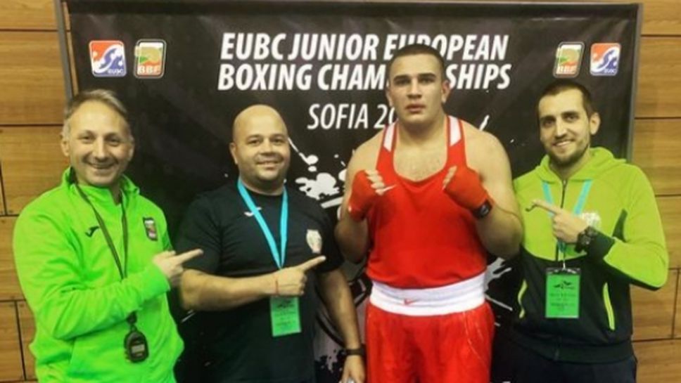 Кирил Борисов е петият българин, който ще спори за европейско злато в бокса утре