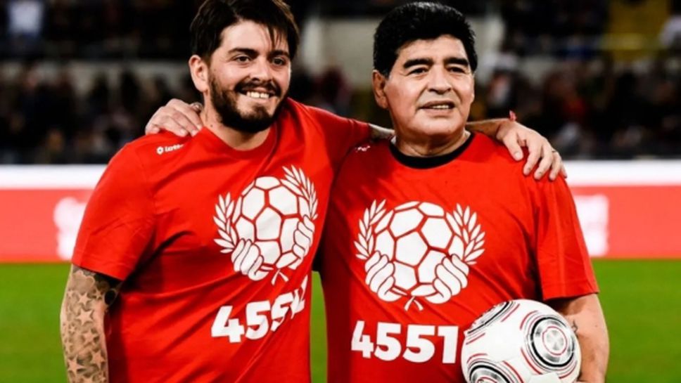 Диего Марадона-младши с призив относно номера на баща си