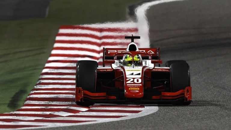 Шумахер едва 18-ти в квалификацията в Бахрейн, Цунода тръгва от пол-позишън