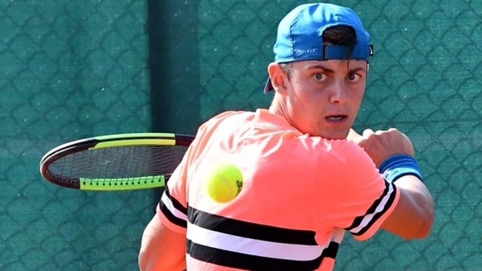 Лазаров отпадна на четвъртфиналите в Анталия