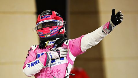 Серхио Перес с историческа победа в тоталния хаос на "Сахир", Мерцедес ограбиха пилотите си