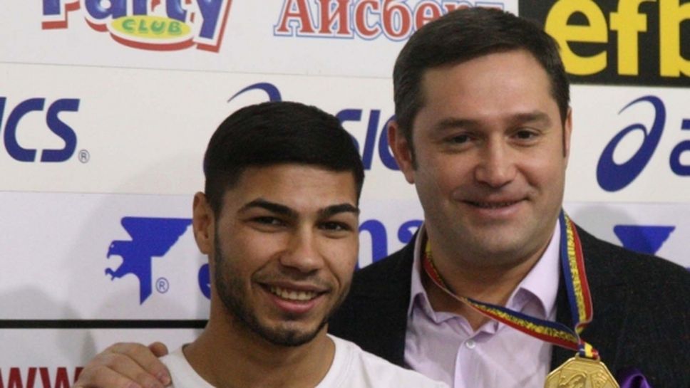 Боксовите национали на съвместен лагер с Англия, Молдова и Тунис в София