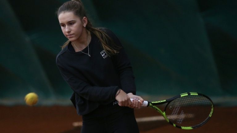 Гергана Топалова загуби финала на двойки в Анталия