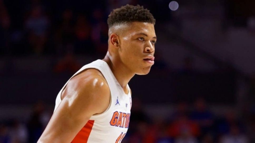 Баскетболист колабира по време на мач