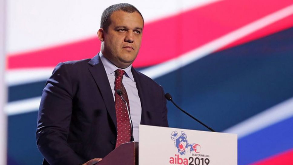 Президентът на АИБА ще работи без заплата