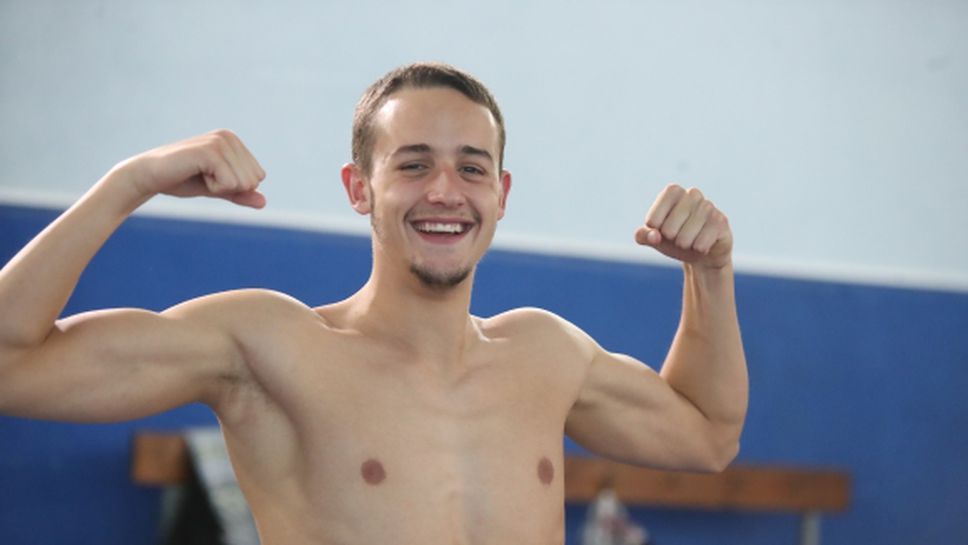 Йордан Янчев спечели титлата на 800 м свободен стил