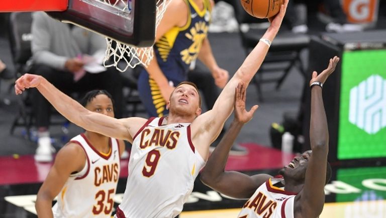 Новобранец от Кливланд счупи ръка на старта на сезона в НБА
