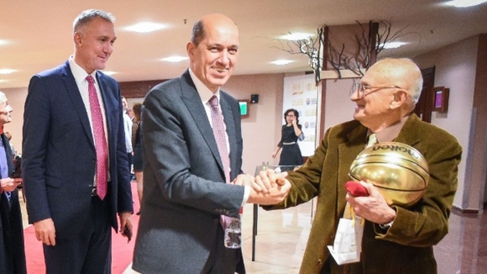 Президентът на ФИБА Европа с емоционален коментар за кончината на Валентин Лазаров