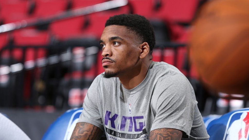 Играч на Кингс аут за неопределено време