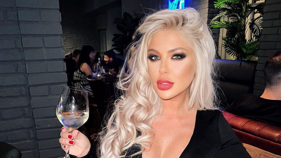 Андреа с нова провокация по бански