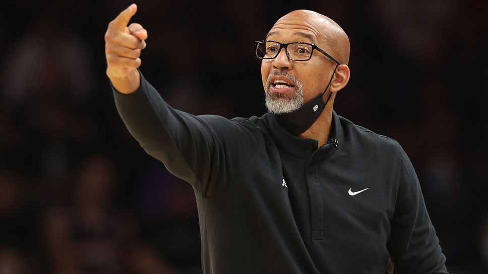 Монти Уилямс се завръща във Финикс