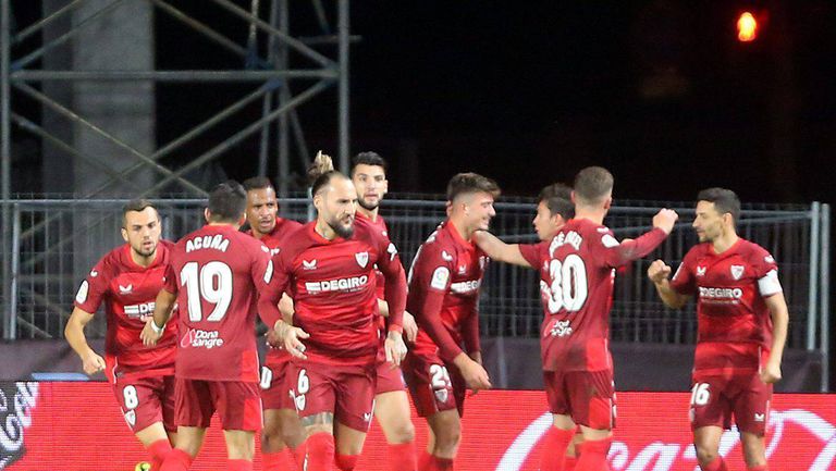 Севиля разгроми с 5 0 като гост Линарес Депортиво и се