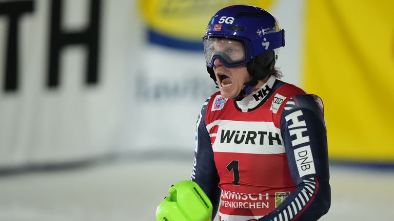 Хенрик Кристоферсен спечели своята първа победа от началото на сезона