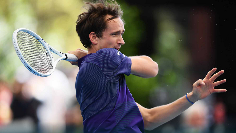 Руснаците Даниил Медведев и Карен Хачанов се класираха за четвъртфиналите