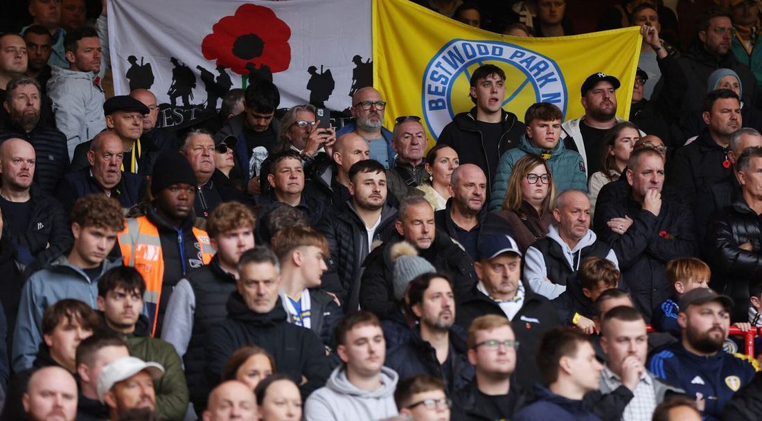 Привърженик на Лийдс почина на трибуните преди дербито с Манчестър Юнайтед