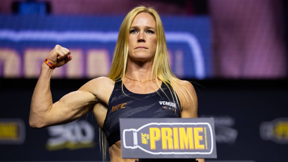 Стефани Хан провали опита на Холи Холм да влезе в