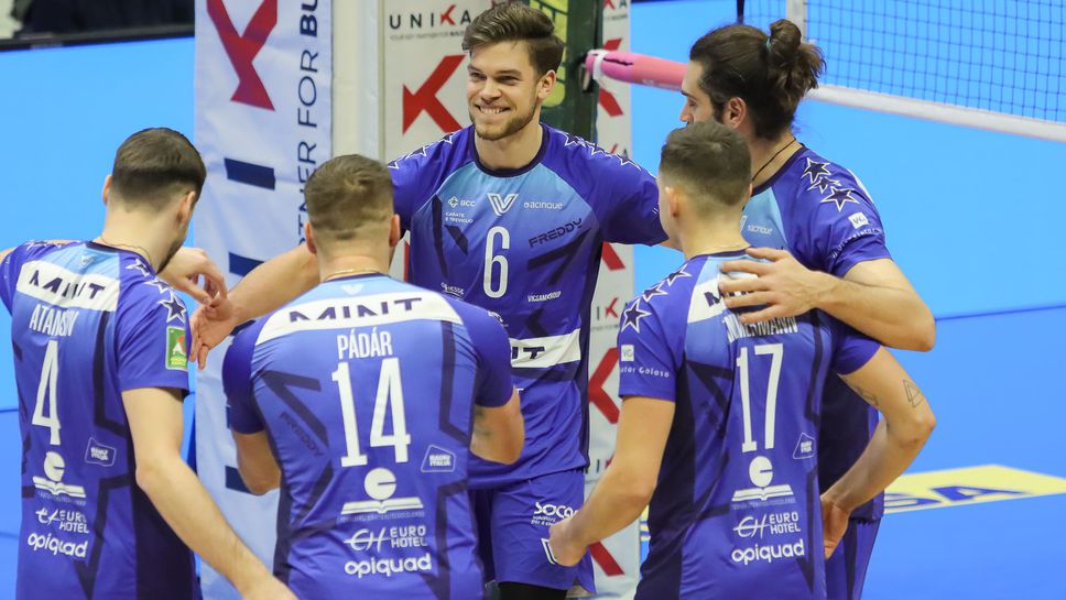 Отборът на Веро Волей Монца в който играят националът Мартин