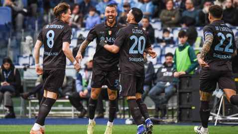 Наполи най-после успя да победи Лацио в мач с три червени картона