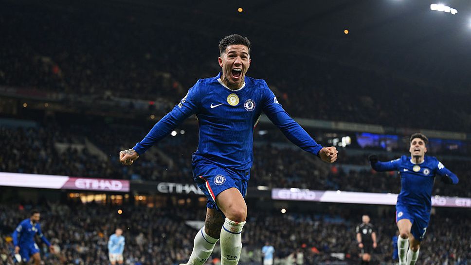 Разколебаният Челси попари с късен гол Манчестър Сити за радост на Арсенал