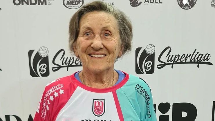 За волейболът няма възраст: на полето и на 85 за рекорд