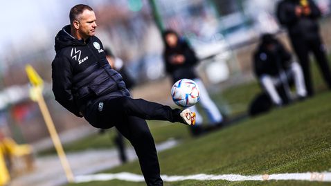  Моралес: Работя по 10 часа, който може повече - да заповяда 