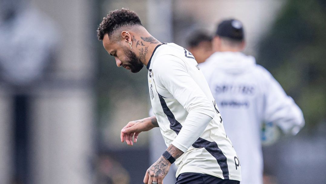 Малко повече от месец след операцията, Неймар поднови тренировки