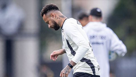 Малко повече от месец след операцията, Неймар поднови тренировки