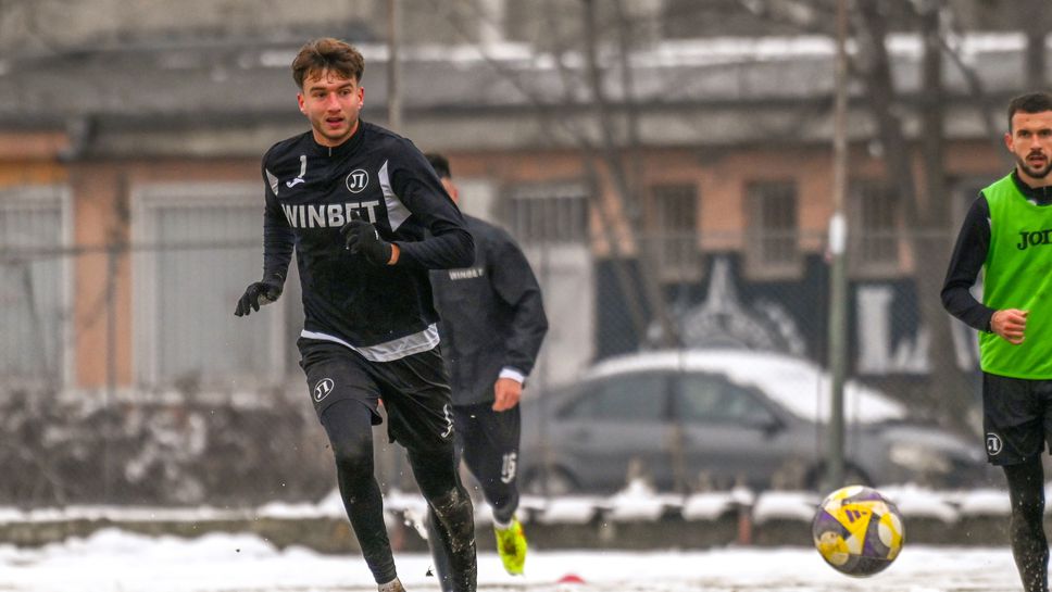 Новото попълнение на Локомотив Пловдив Миха Търдан проведе първа тренировка