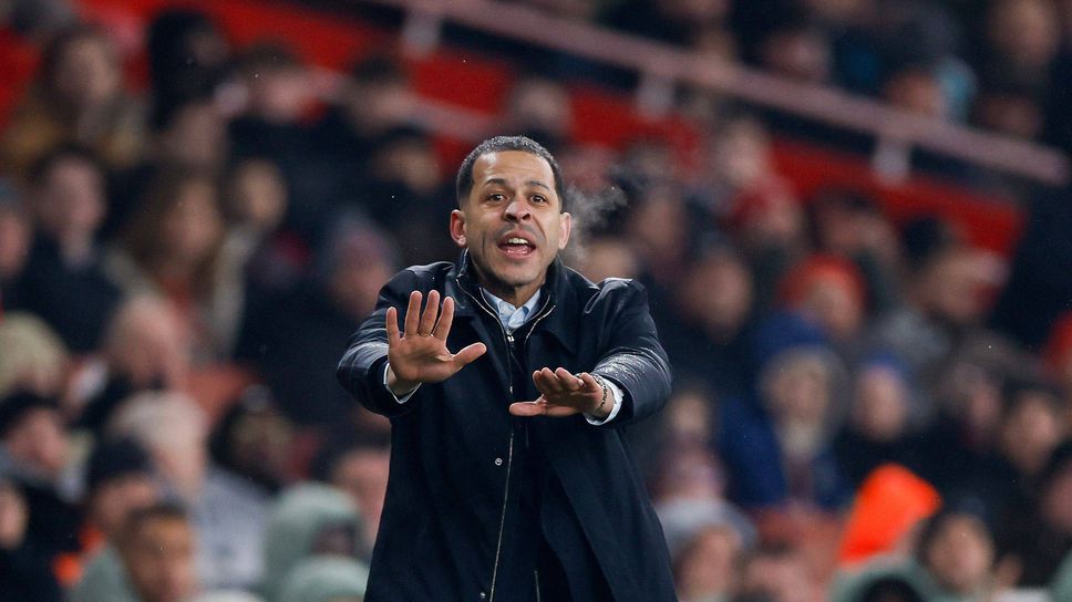 Мениджърът на Челси Лиъм Росиниър отвърна на критиките на експертни