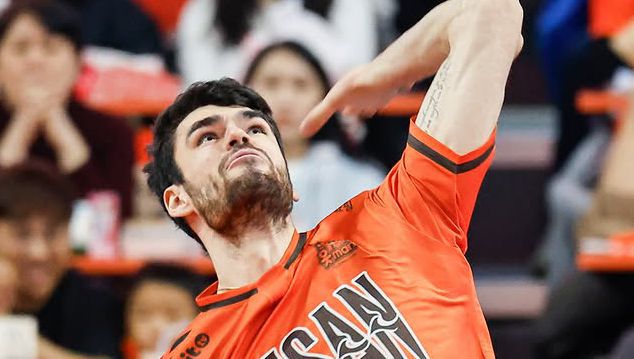 Националът Димитър Димитров и неговият ОК Сейвигс Бона Ръш КешOK