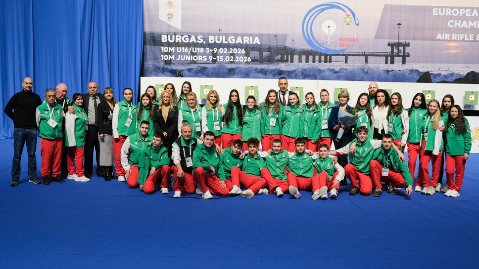 Надеждите за златно бъдеще на българската спортна стрелба се снимаха