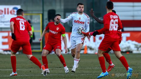  ЦСКА 1948 надделя последния в противен мач, Мартин Тошев поведе 