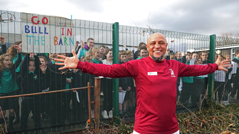  Роберто Карлош се завърна във футбола поради кръчмарски тим 