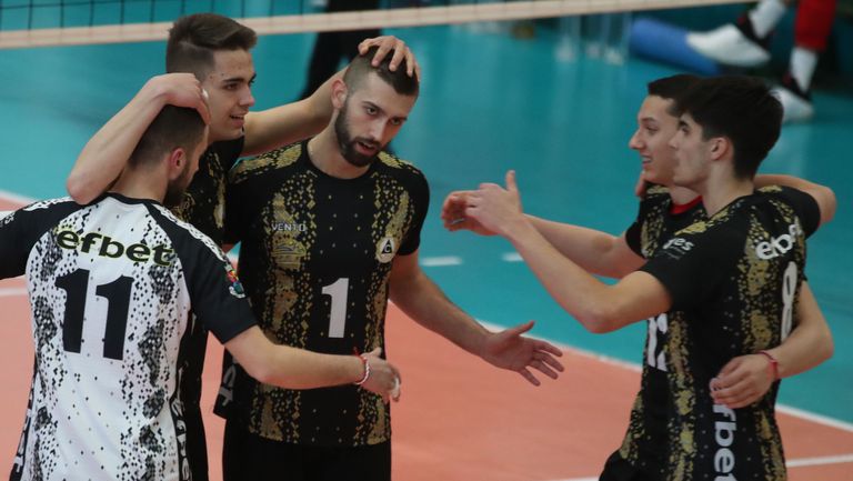 Две нови попълнения бяха привлечени в мъжкия отбор на Славия