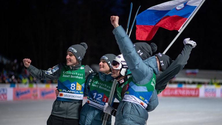 Домакините от Словения спечелиха световната отборна титла в ски скоковете