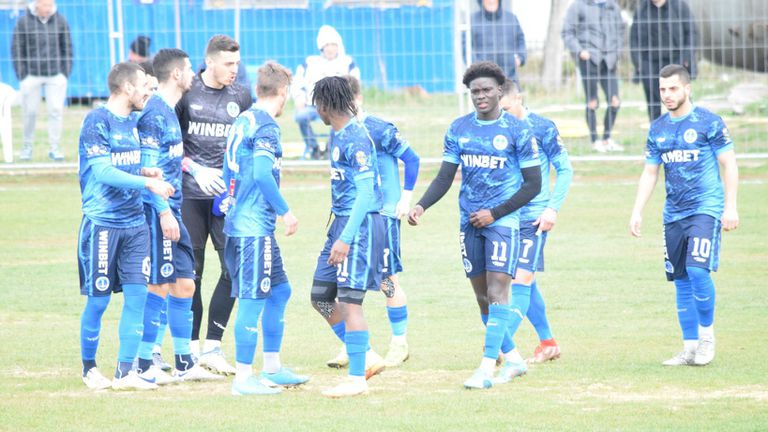 Черноморец Бургас разгроми гостуващия му Атлетик Куклен с 5 1 Двубоят