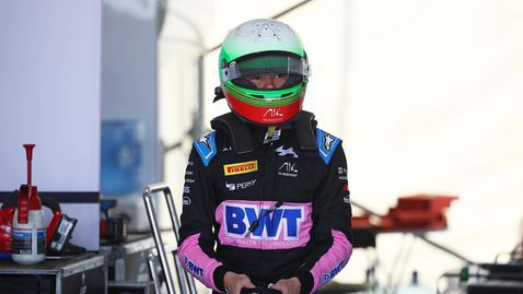 Наказание лиши Никола Цолов от шанса за точки в първия му старт във Формула 3