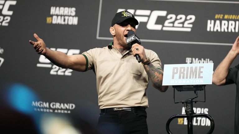 Конър Макгрегър се завърна на сцената на UFC след официалния