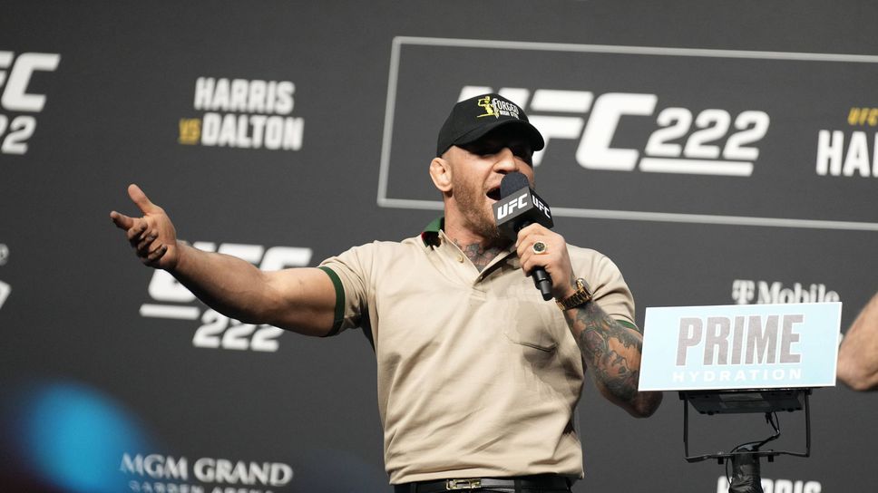 Конър Макгрегър главен герой в сцена от филм на кантара на UFC 285