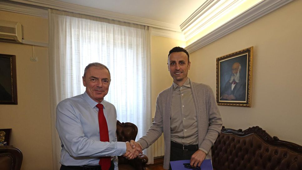 По-достъпен спорт за децата: Бербатов предлага физкултурните салони да останат отворени след часовете