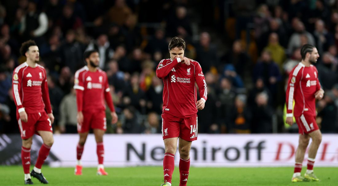 Защо Ливърпул продължава да губи в края? И не става дума за липса на късмет
