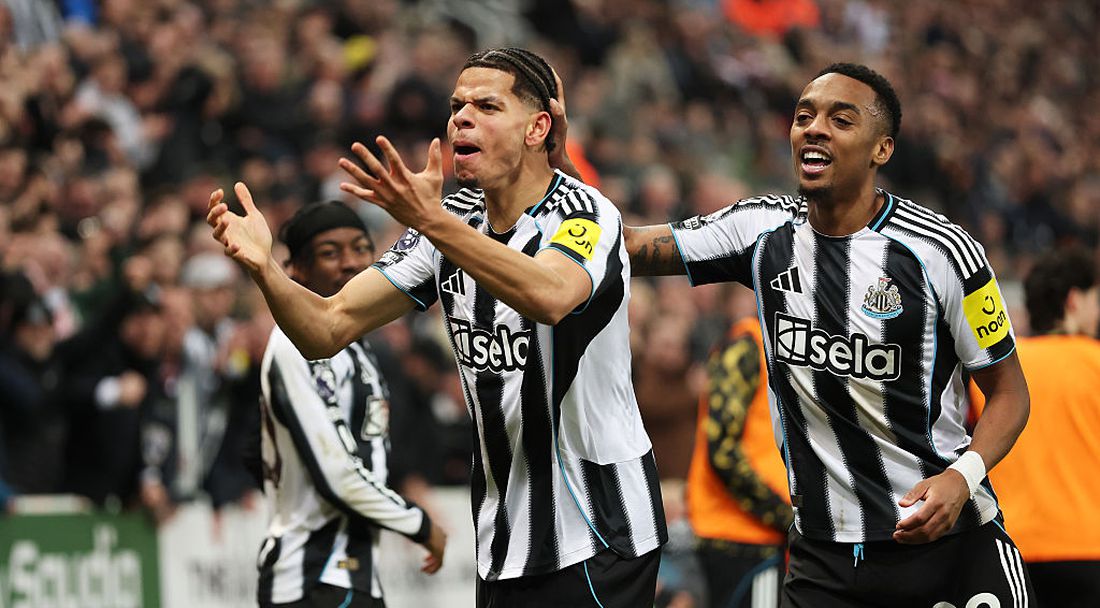 Нюкасъл шокира Ман Юнайтед с човек по-малко и гол в последната минута