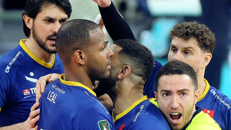 Ървин Нгапет и Йоанди Леал записаха общо 46 точки, Модена отстрани Милано по пътя към полуфинала