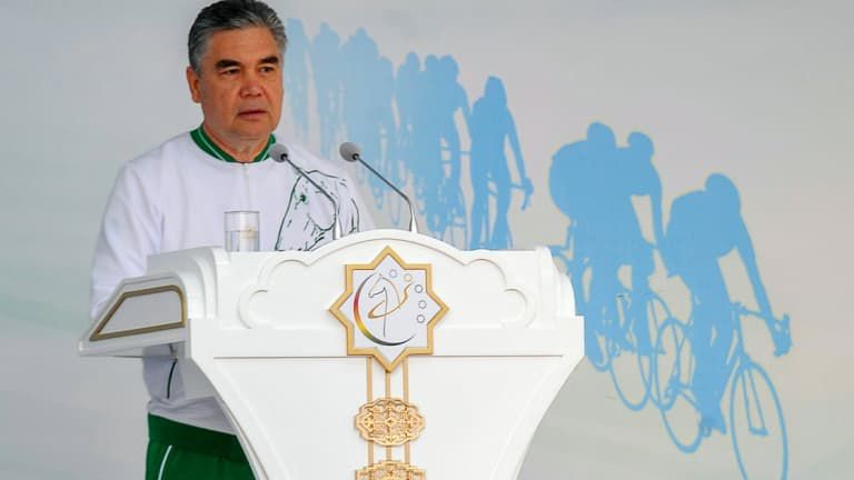 В Туркменистан бе създаден нов футболен клуб в чест на