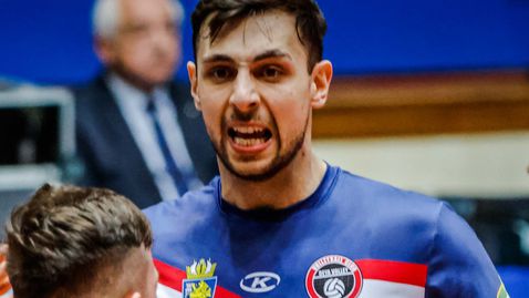  Стефан Чавдаров е състезателят с най-вече зелени картони в постоянния сезон 