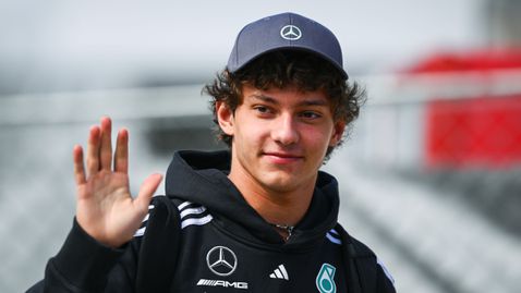 Антонели беше глобен след първата тренировка на "Сузука"