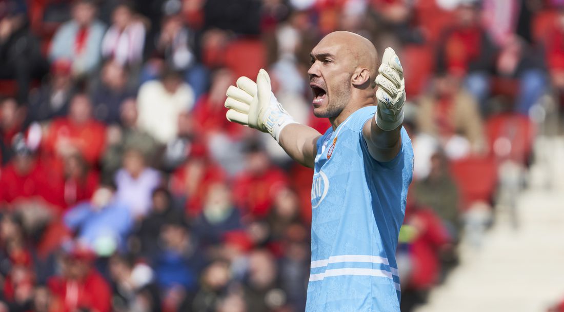 Стената “Дмитрович”: вратарят на Еспаньол отчая Бетис