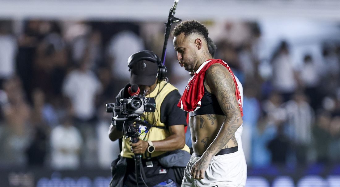 Неймар рискува до 10 мача наказание заради "цикъла"